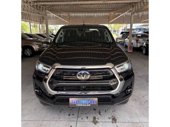 TOYOTA HILUX 2.8 D-4D TURBO DIESEL CD SRX 4X4 AUTOMÁTICO
